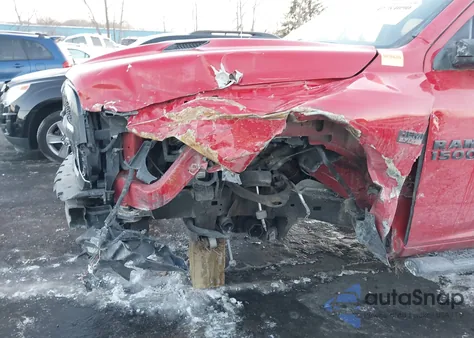 2017 Ram 1500 Night 4X4 6'4 Box из США, поврежденный, VIN 1C6RR7UT2HS749030